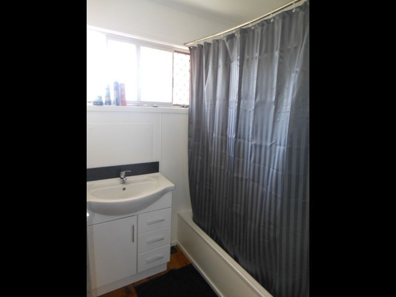 3 Brandt Close, Manoora QLD 4870