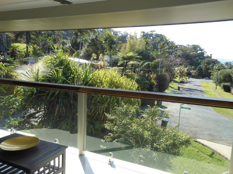 23 Mullins Street, Whitfield QLD 4870