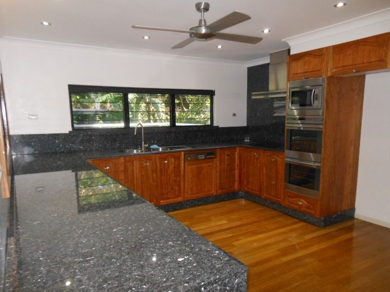 23 Mullins Street, Whitfield QLD 4870