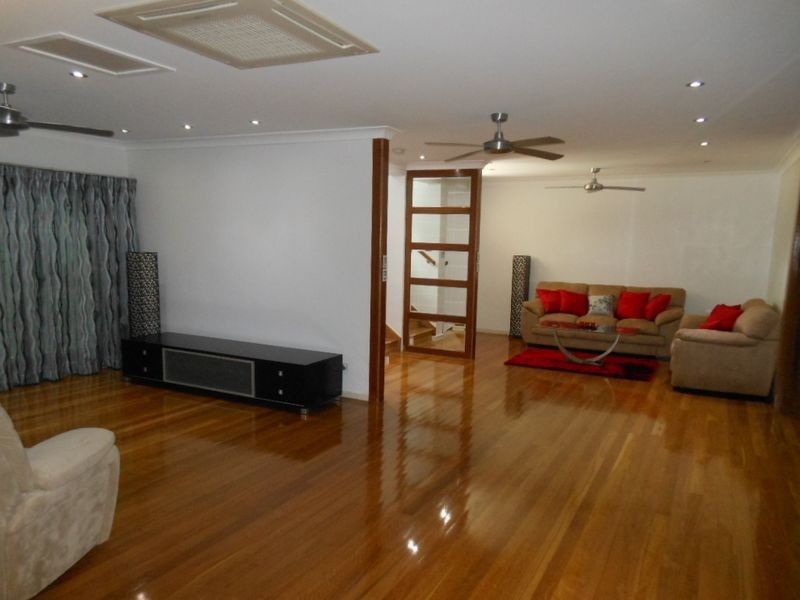 23 Mullins Street, Whitfield QLD 4870