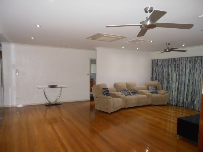 23 Mullins Street, Whitfield QLD 4870