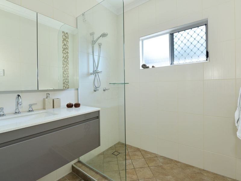 3 Elm Street, Holloways Beach QLD 4878