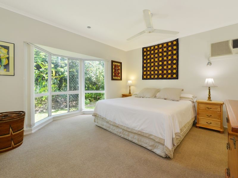 3 Elm Street, Holloways Beach QLD 4878