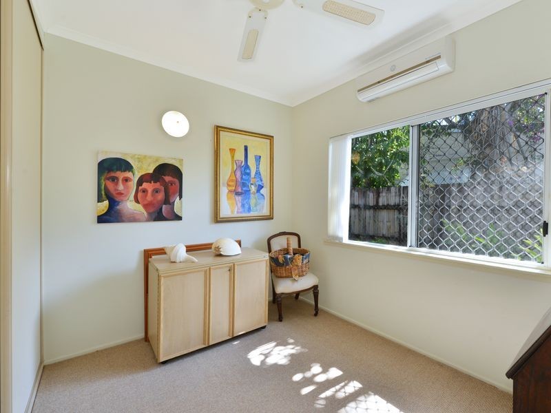 3 Elm Street, Holloways Beach QLD 4878