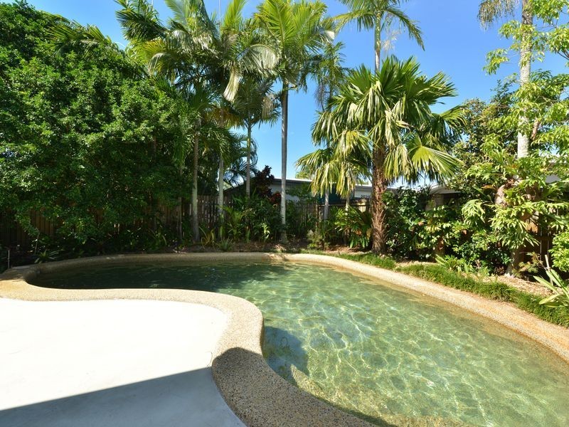 3 Elm Street, Holloways Beach QLD 4878