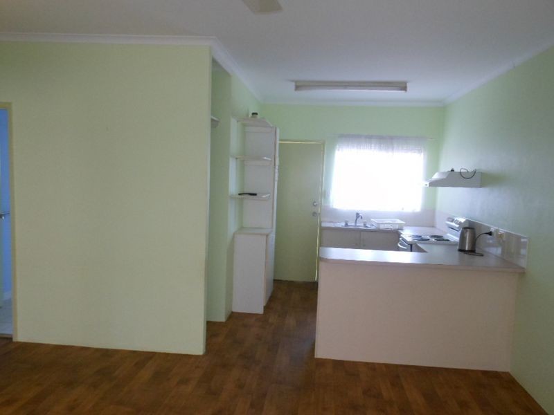 13/401-409 McCoombe Street, Mooroobool QLD 4870