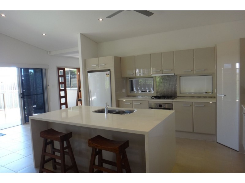 2/60 Harbour Drive, Trinity Park QLD 4879