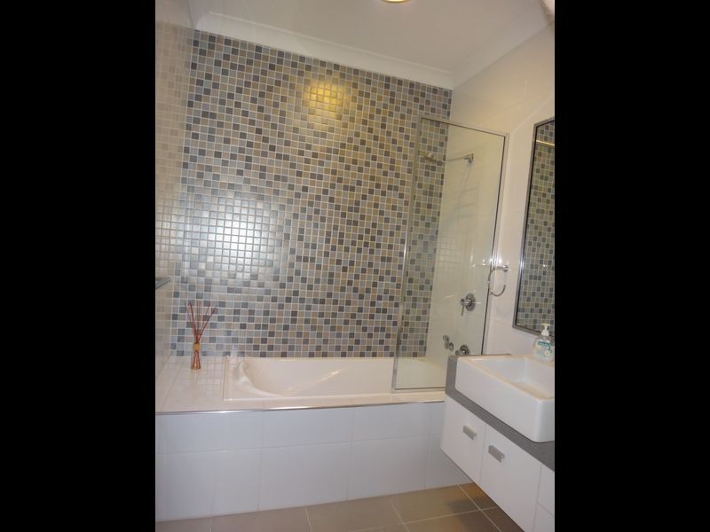 2/60 Harbour Drive, Trinity Park QLD 4879