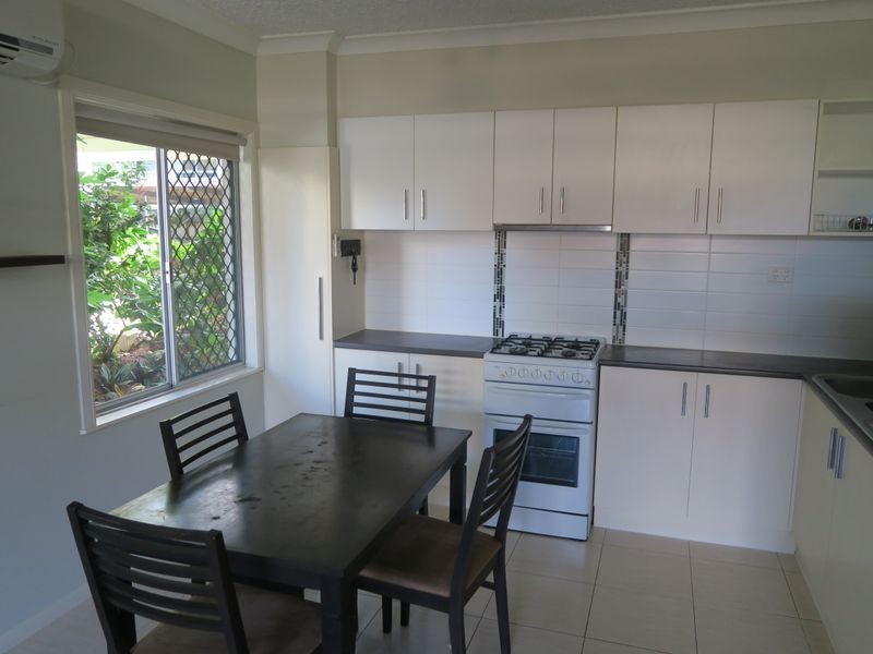 2/281 Lake Street, Cairns North QLD 4870