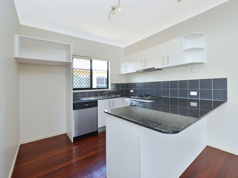 2/7 Tenni Street, Redlynch QLD 4870