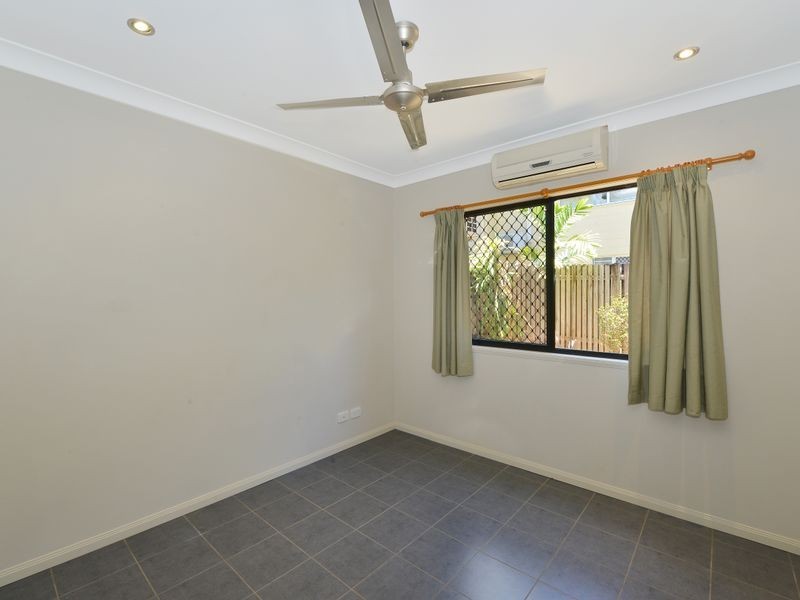 2/7 Tenni Street, Redlynch QLD 4870
