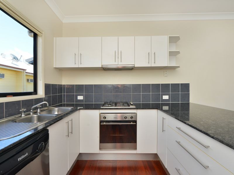 2/7 Tenni Street, Redlynch QLD 4870