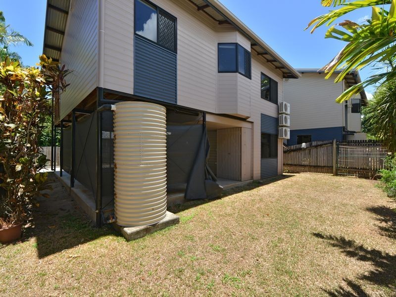 2/7 Tenni Street, Redlynch QLD 4870