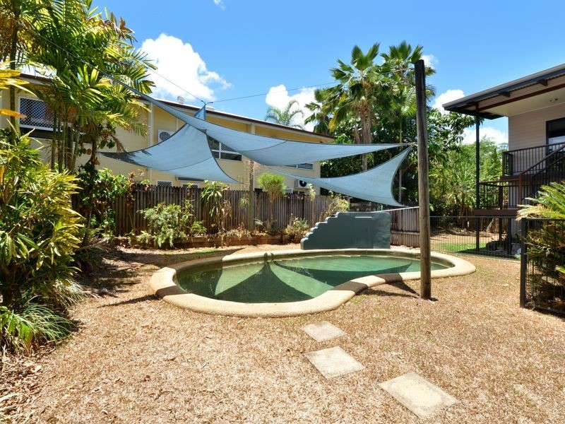 2/7 Tenni Street, Redlynch QLD 4870