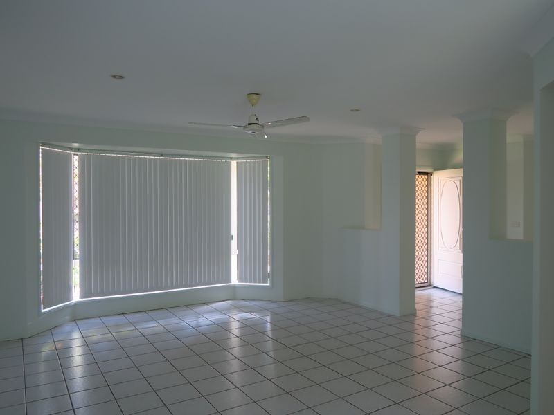 8 Obersky Close, Brinsmead QLD 4870