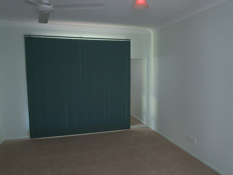 8 Obersky Close, Brinsmead QLD 4870