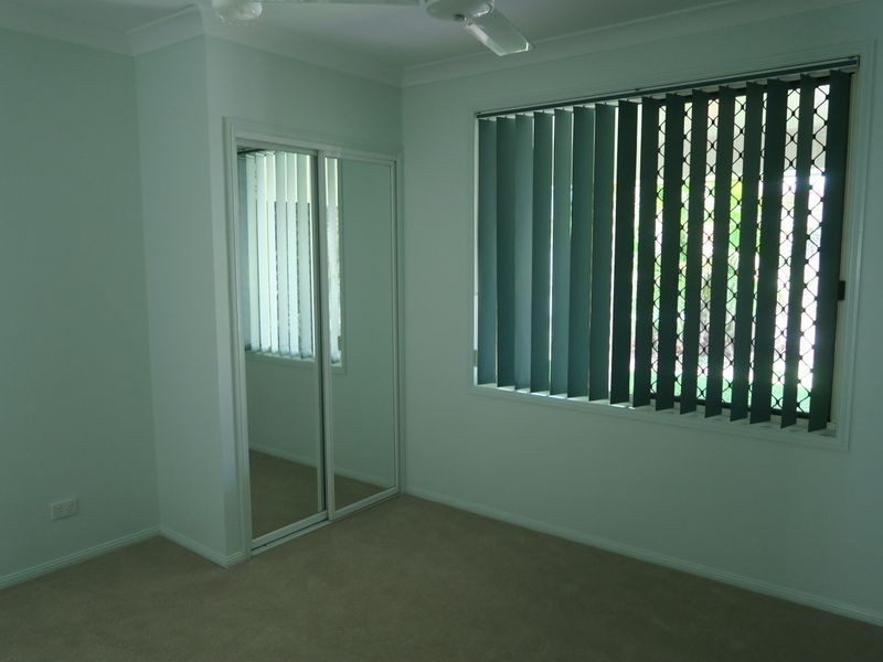 8 Obersky Close, Brinsmead QLD 4870