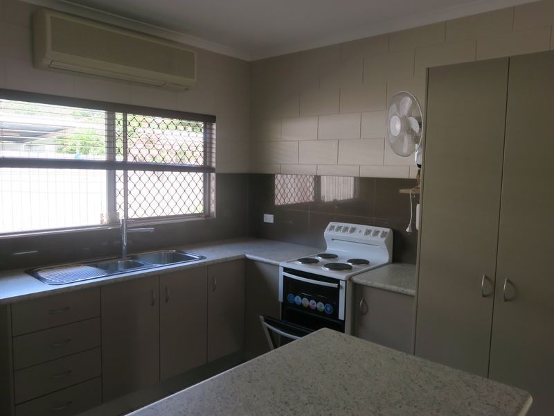 2/4 Ireland Crescent, Whitfield QLD 4870