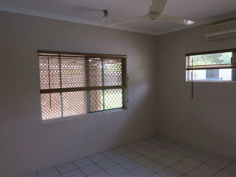 2/4 Ireland Crescent, Whitfield QLD 4870