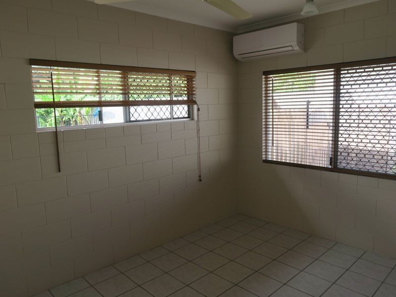 2/4 Ireland Crescent, Whitfield QLD 4870