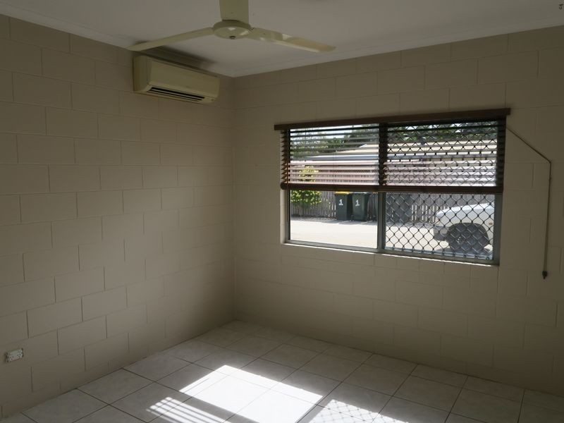 2/4 Ireland Crescent, Whitfield QLD 4870