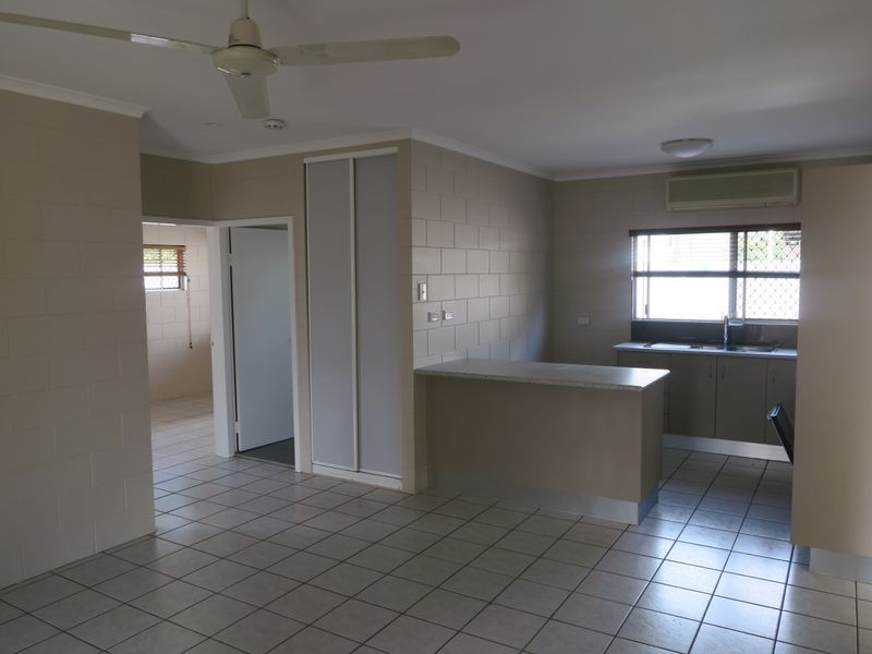 2/4 Ireland Crescent, Whitfield QLD 4870