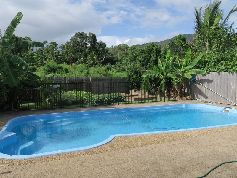 2/4 Ireland Crescent, Whitfield QLD 4870