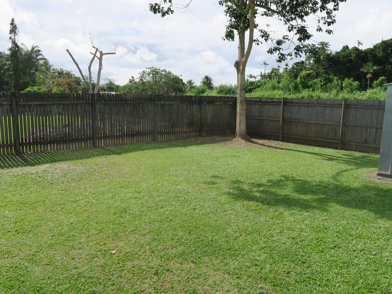 2/4 Ireland Crescent, Whitfield QLD 4870