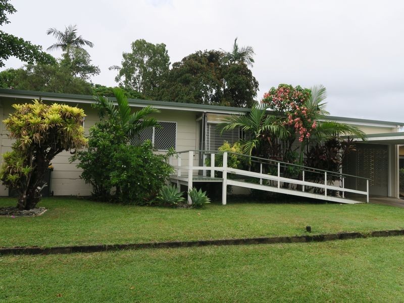 4 Dann Street, Mooroobool QLD 4870