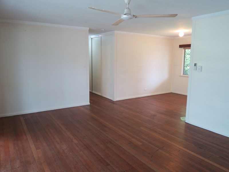 4 Dann Street, Mooroobool QLD 4870