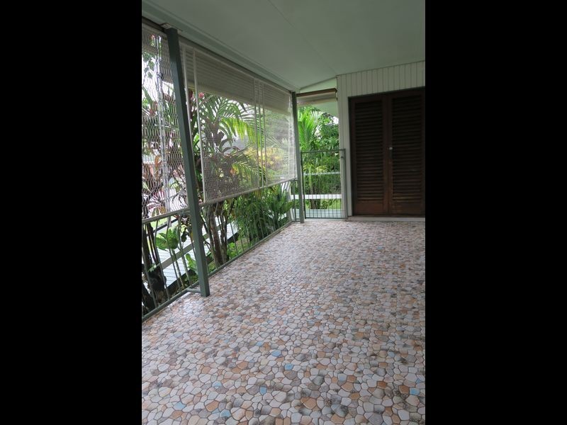 4 Dann Street, Mooroobool QLD 4870