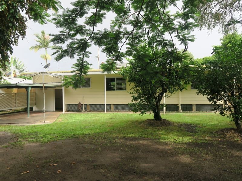 4 Dann Street, Mooroobool QLD 4870