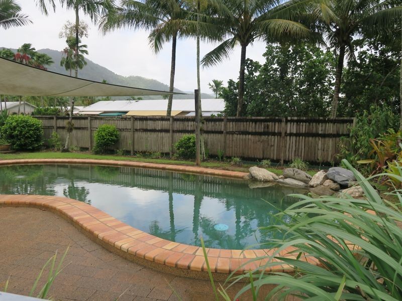 9/389 McCoombe Street, Mooroobool QLD 4870