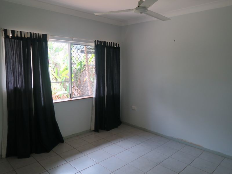 9/389 McCoombe Street, Mooroobool QLD 4870