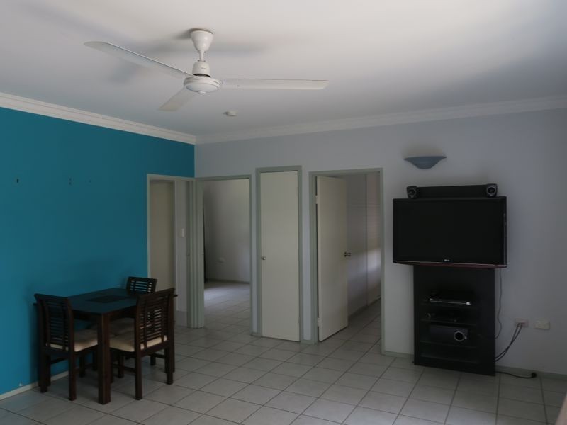 9/389 McCoombe Street, Mooroobool QLD 4870