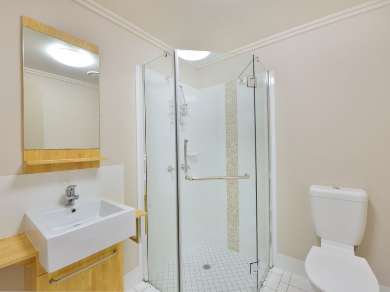 126/22 Ward Street, Mooroobool QLD 4870