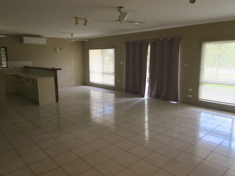 4 Butland Street, Brinsmead QLD 4870