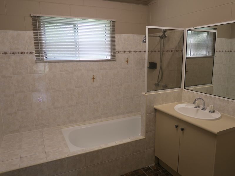 4 Butland Street, Brinsmead QLD 4870