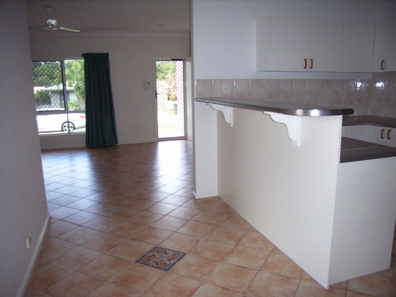 2 Goodfellow Court, Mooroobool QLD 4870