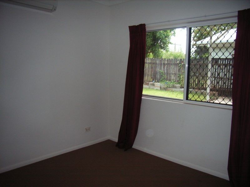 2 Goodfellow Court, Mooroobool QLD 4870