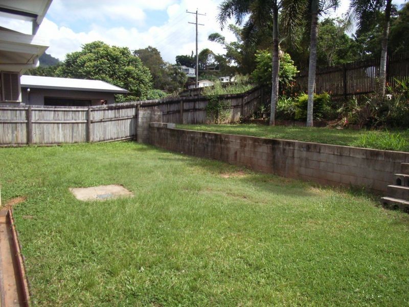 2 Goodfellow Court, Mooroobool QLD 4870