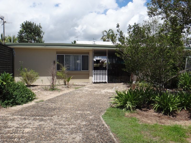 2/5 Bamboo Street, Holloways Beach QLD 4878