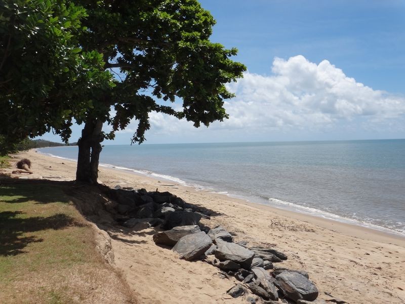 2/5 Bamboo Street, Holloways Beach QLD 4878