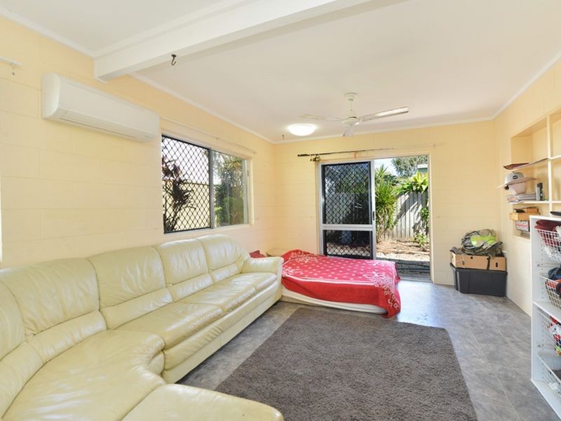 2/5 Bamboo Street, Holloways Beach QLD 4878