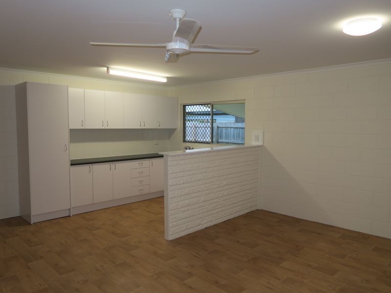 2/139 Russell Street, Edge Hill QLD 4870