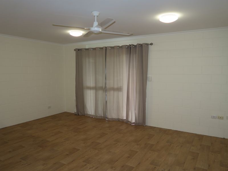 2/139 Russell Street, Edge Hill QLD 4870