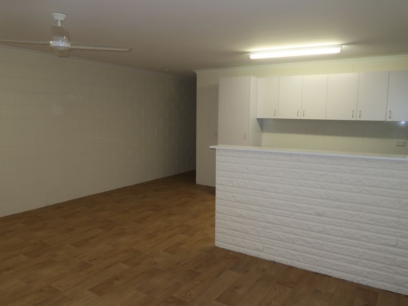 2/139 Russell Street, Edge Hill QLD 4870