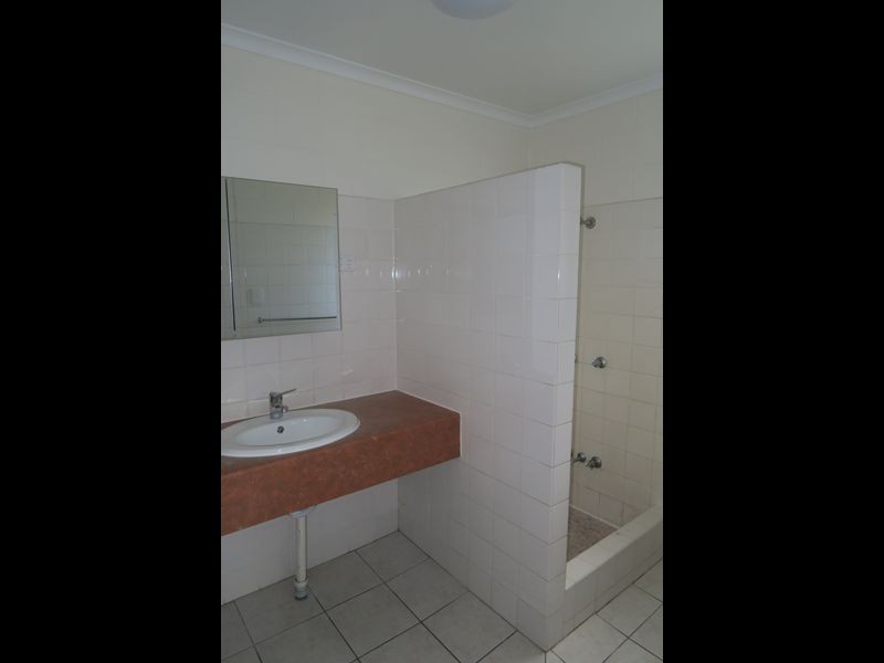 2/139 Russell Street, Edge Hill QLD 4870