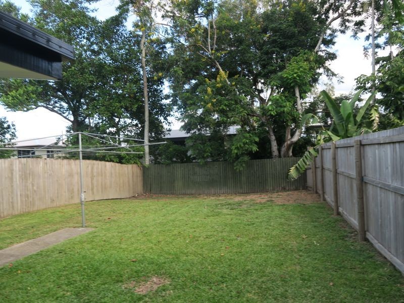 2/139 Russell Street, Edge Hill QLD 4870