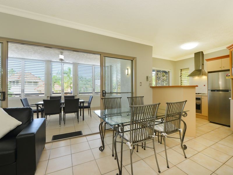 810/2 Greenslopes Street, Cairns North QLD 4870